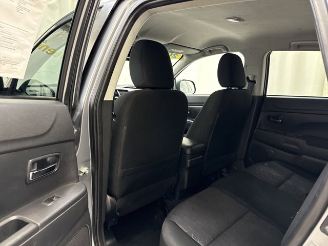 Vehicle image 12 of 25