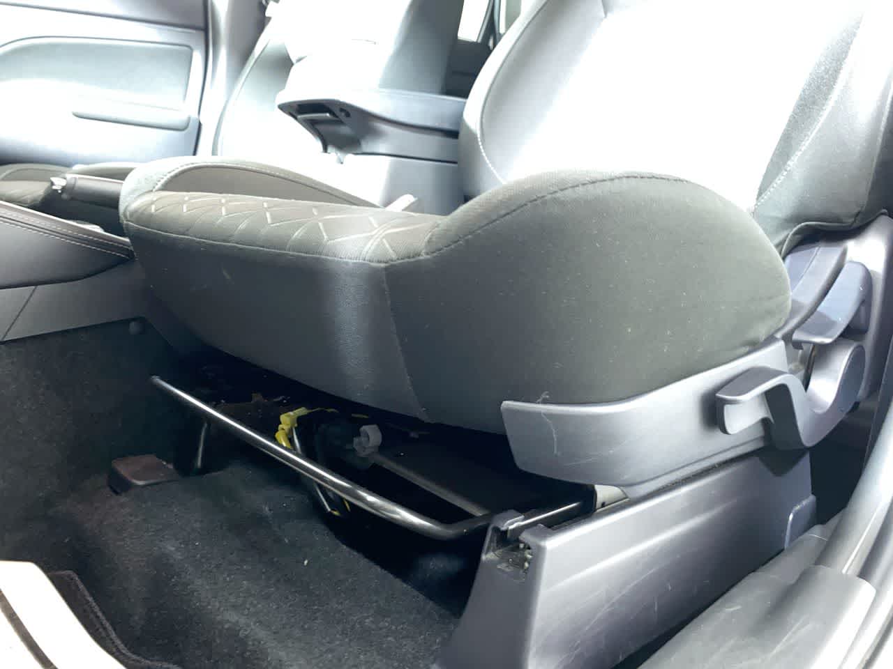 Vehicle image 14 of 27