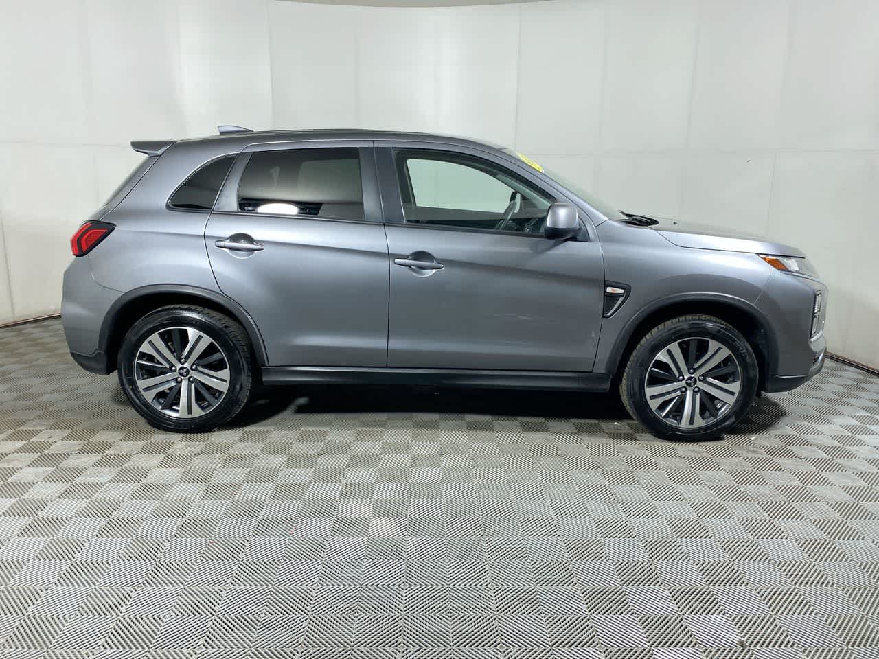 Vehicle image 5 of 27