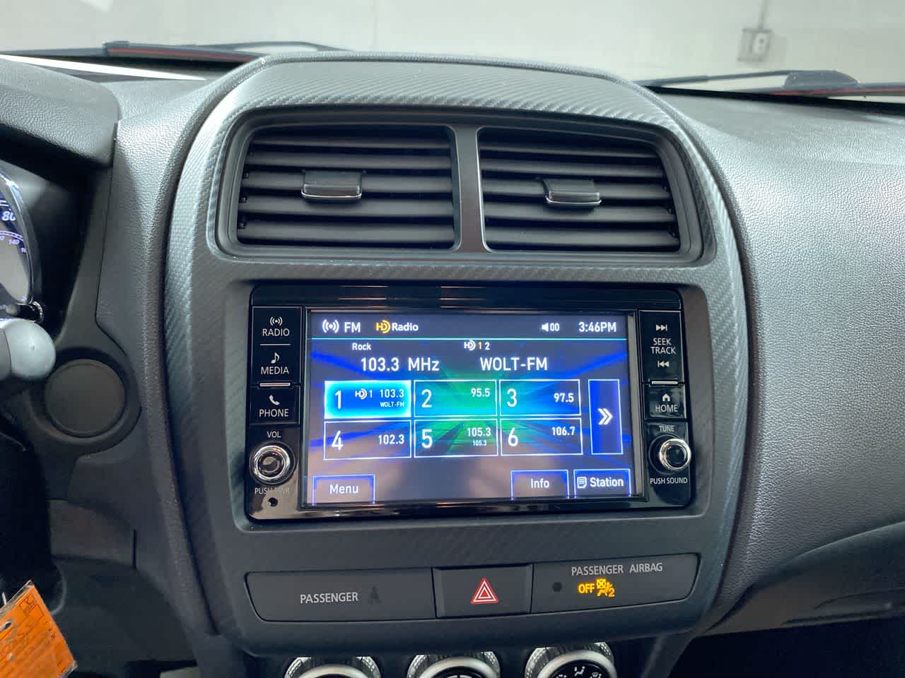 Vehicle image 18 of 27