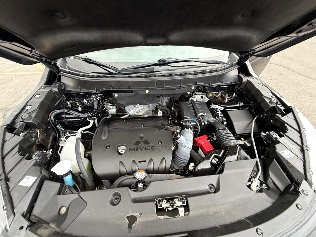 Vehicle image 15 of 28