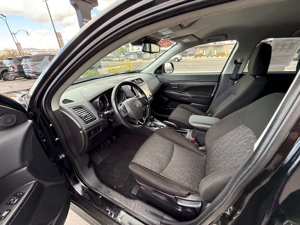 Vehicle image 12 of 28