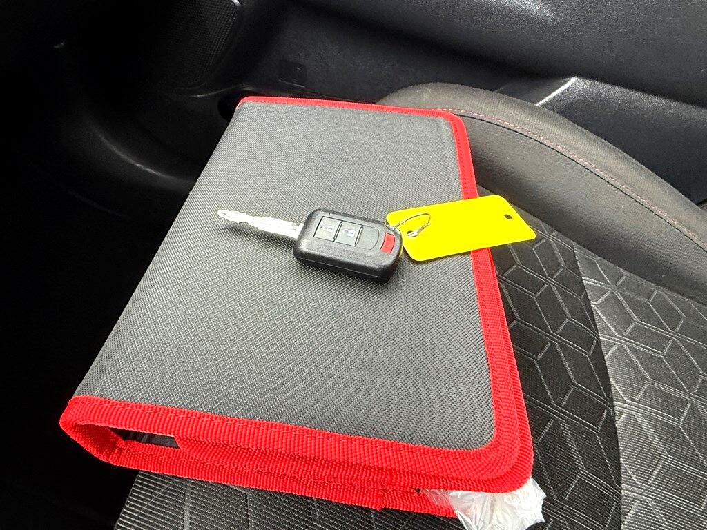Vehicle image 22 of 28