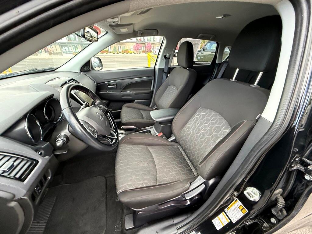 Vehicle image 13 of 28