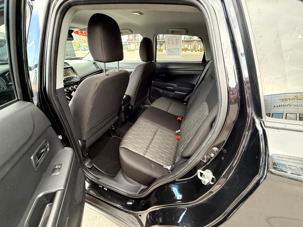 Vehicle image 14 of 28