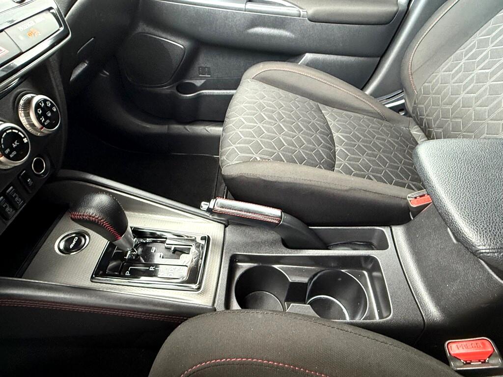 Vehicle image 24 of 28