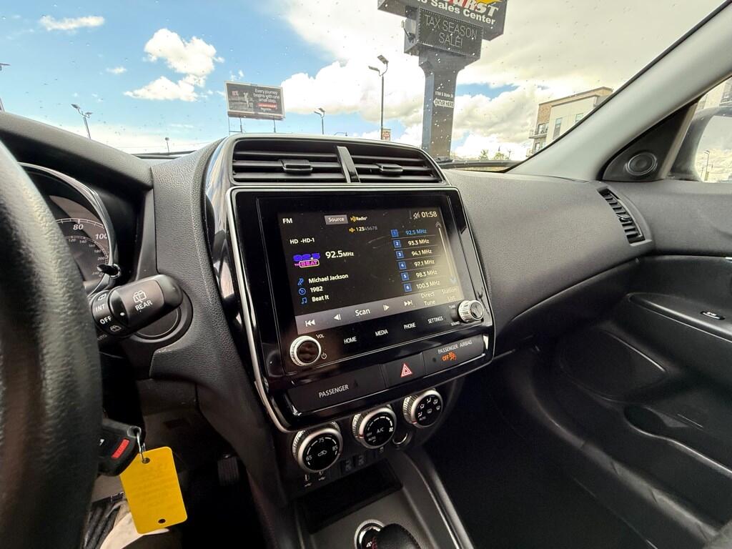 Vehicle image 18 of 28