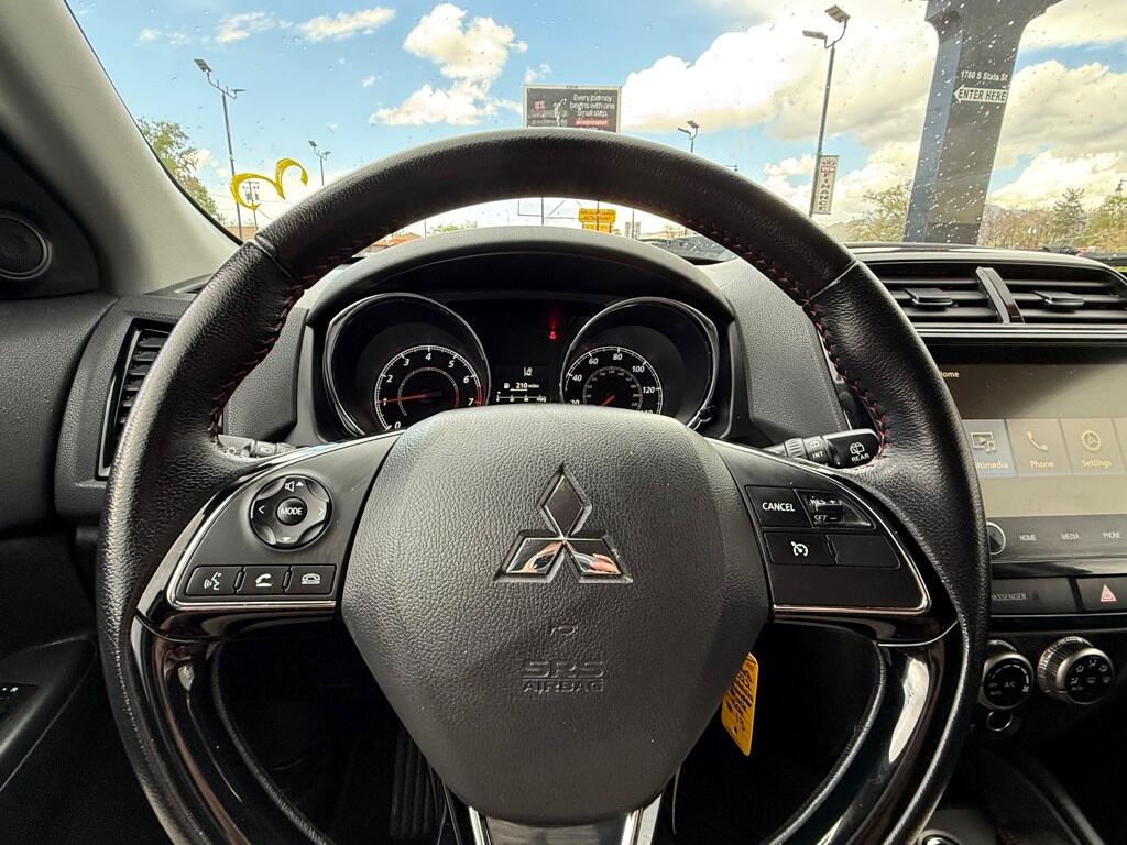 Vehicle image 27 of 28