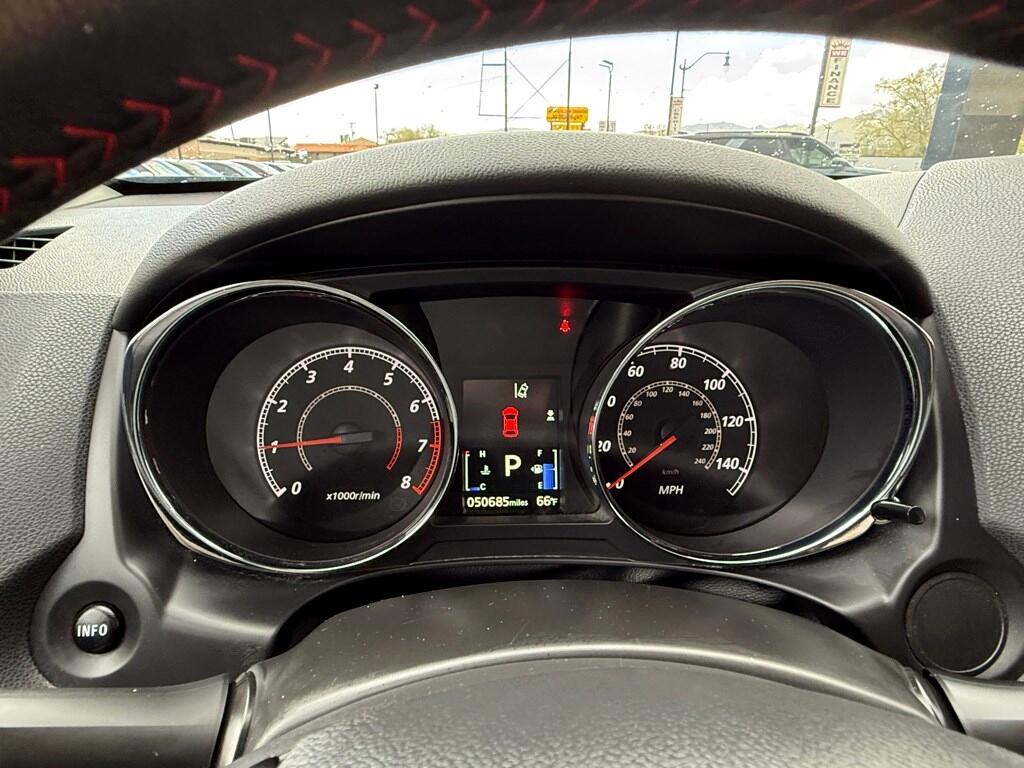 Vehicle image 21 of 28