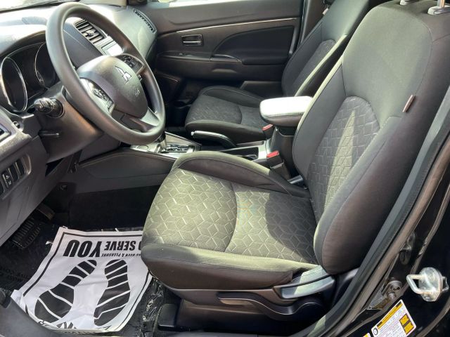 Vehicle image 11 of 17