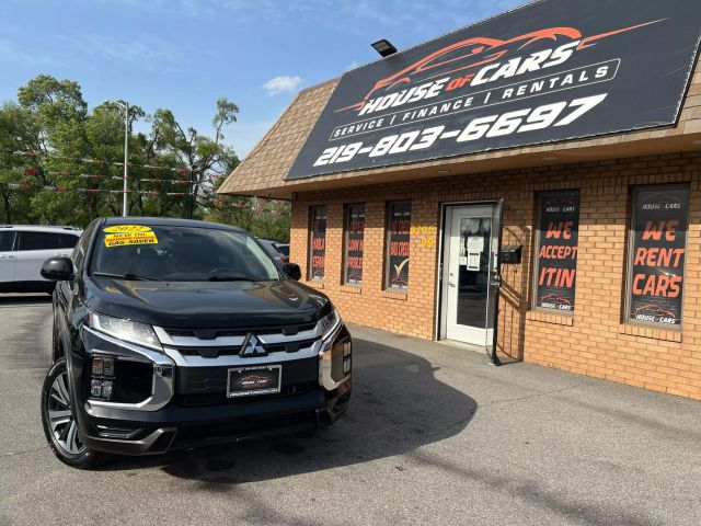 Vehicle image 10 of 17