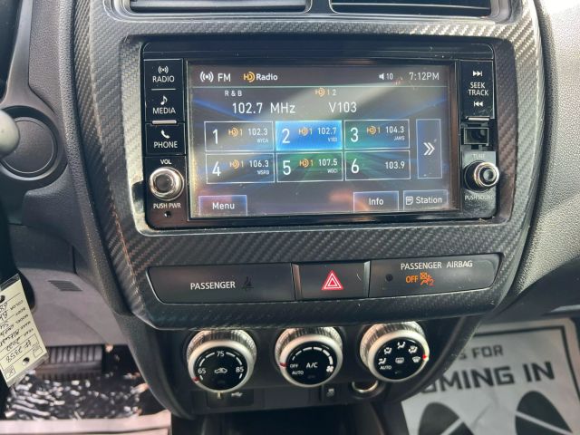 Vehicle image 15 of 17
