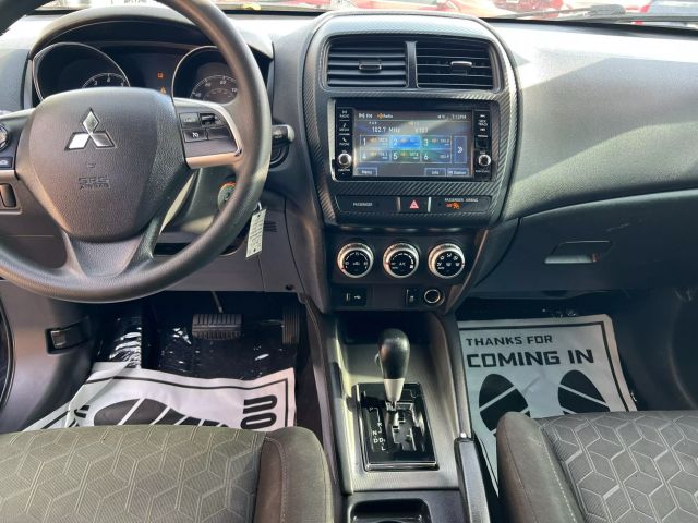 Vehicle image 13 of 17