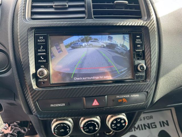 Vehicle image 16 of 17