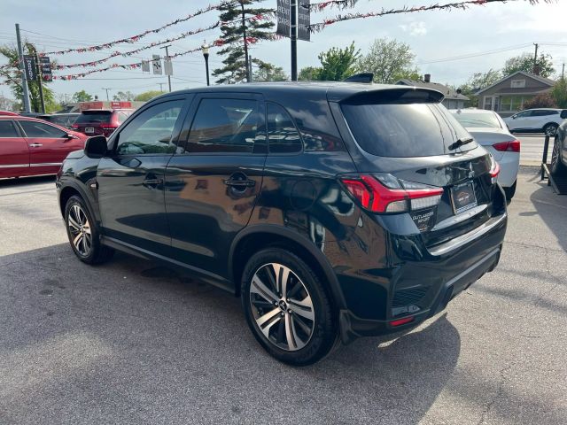 Vehicle image 8 of 17