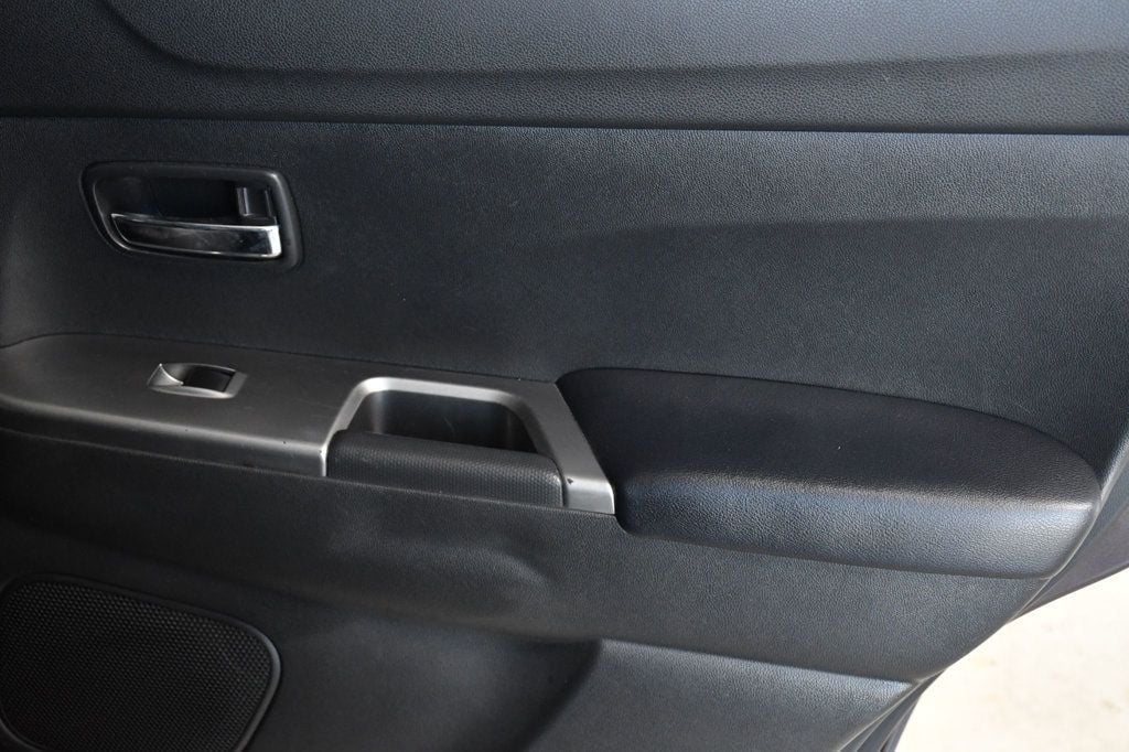 Vehicle image 15 of 27