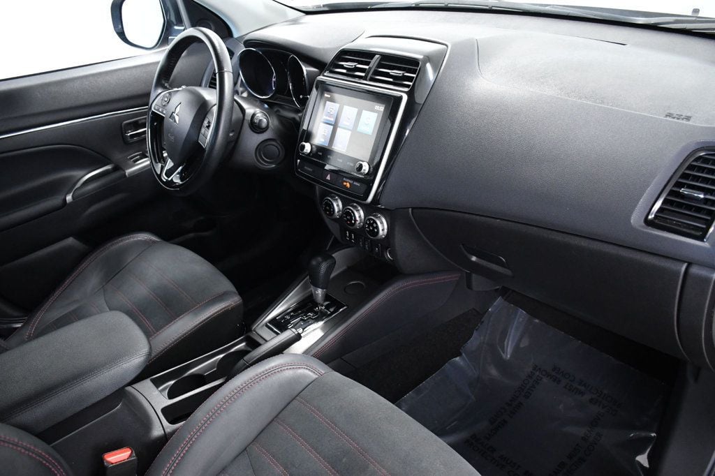 Vehicle image 17 of 27