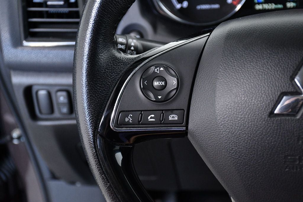Vehicle image 21 of 27