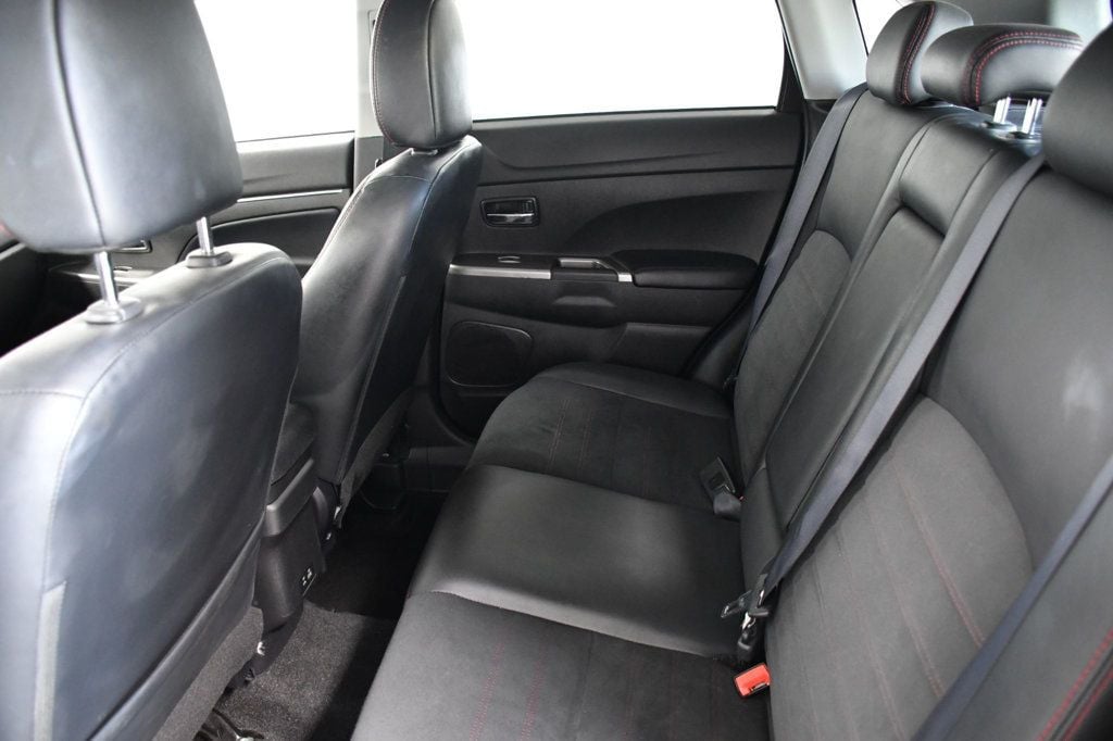 Vehicle image 10 of 27