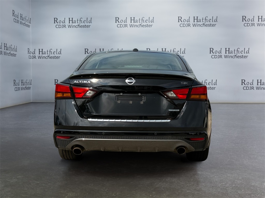 Vehicle image 6 of 18