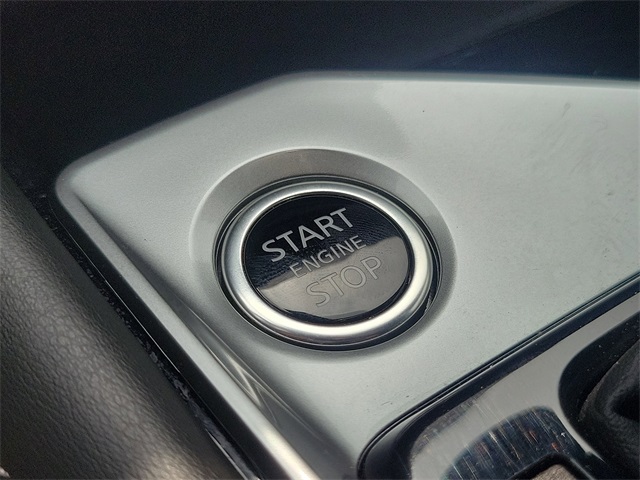 Vehicle image 17 of 36