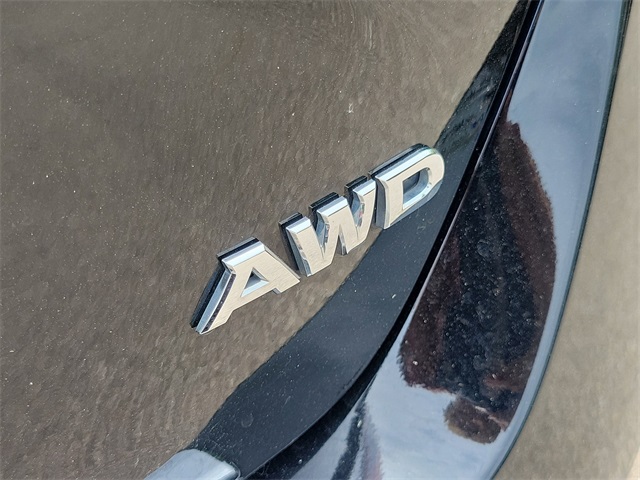 Vehicle image 32 of 36