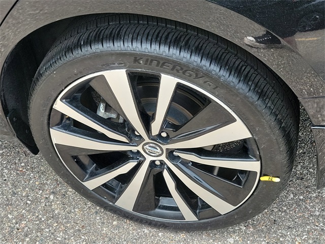 Vehicle image 31 of 36