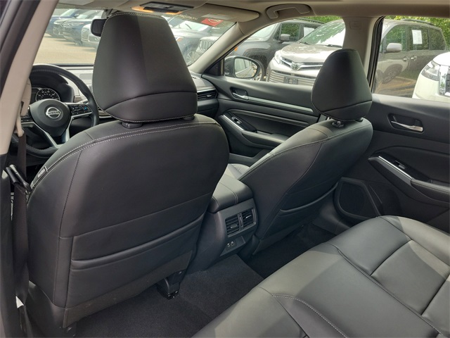 Vehicle image 29 of 36