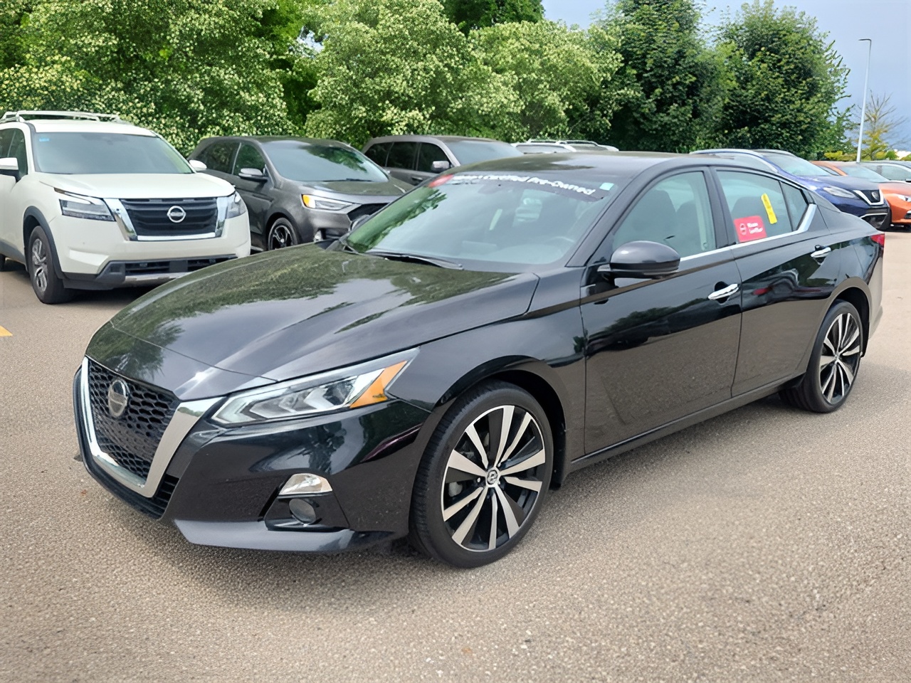 Vehicle image 33 of 36