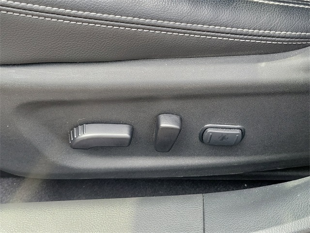 Vehicle image 6 of 36