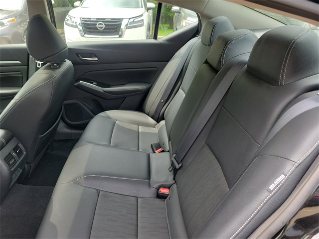 Vehicle image 28 of 36