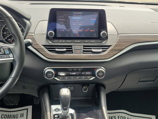 Vehicle image 26 of 36
