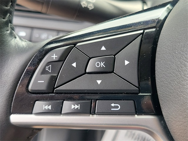 Vehicle image 11 of 36
