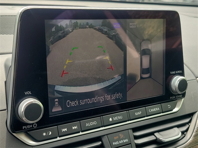 Vehicle image 15 of 36