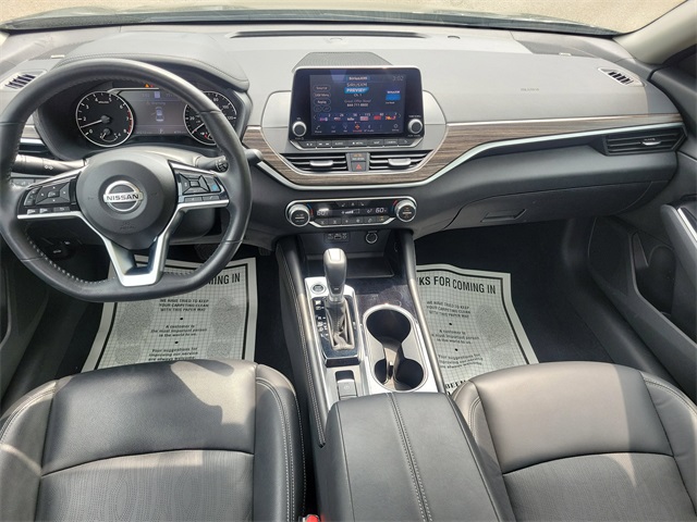 Vehicle image 24 of 36