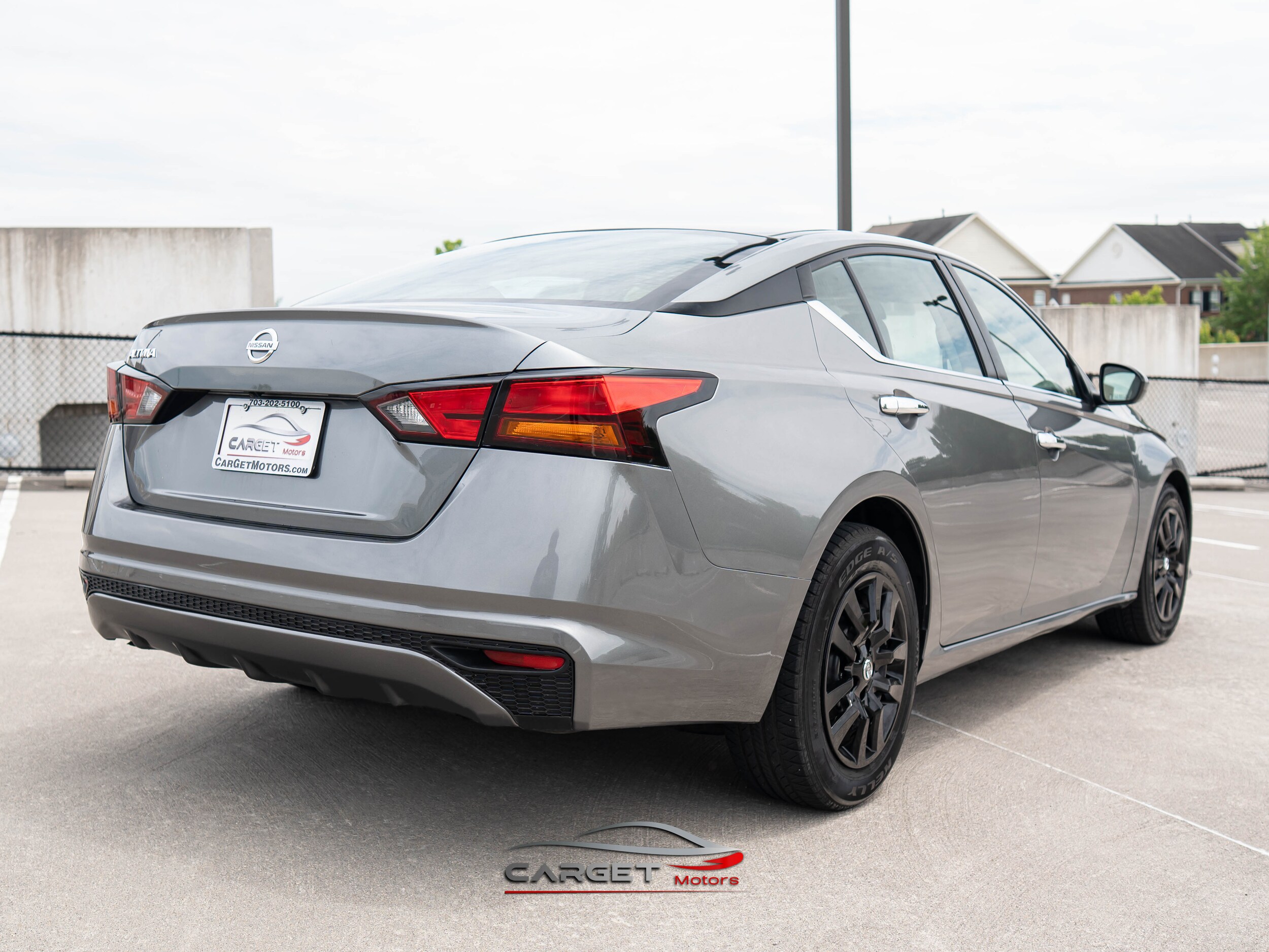 Vehicle image 4 of 43