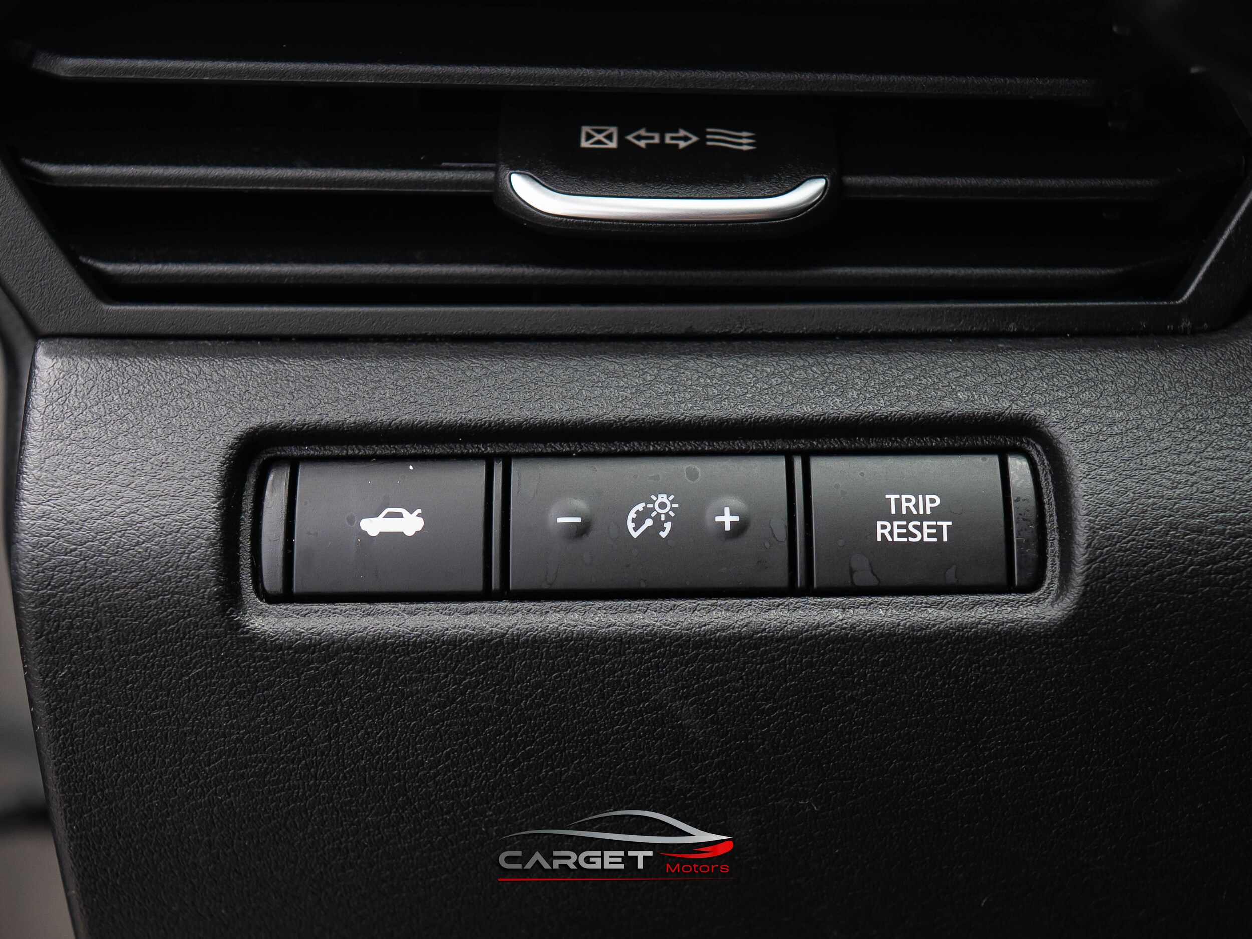 Vehicle image 31 of 43