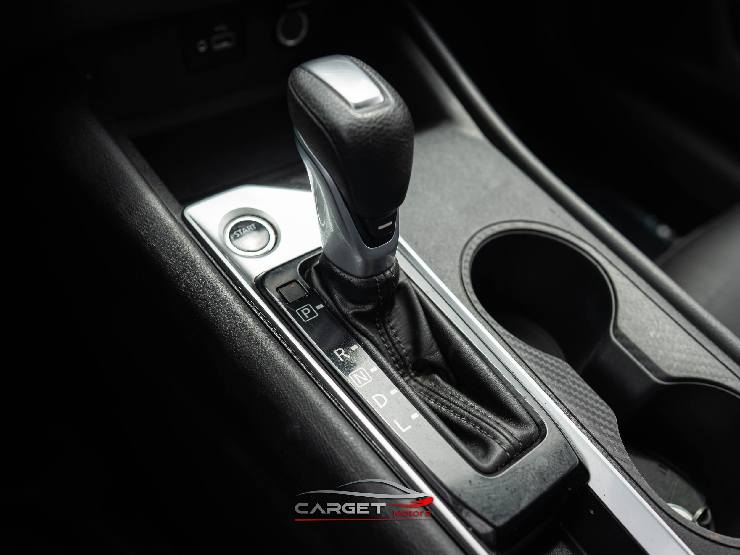 Vehicle image 28 of 43