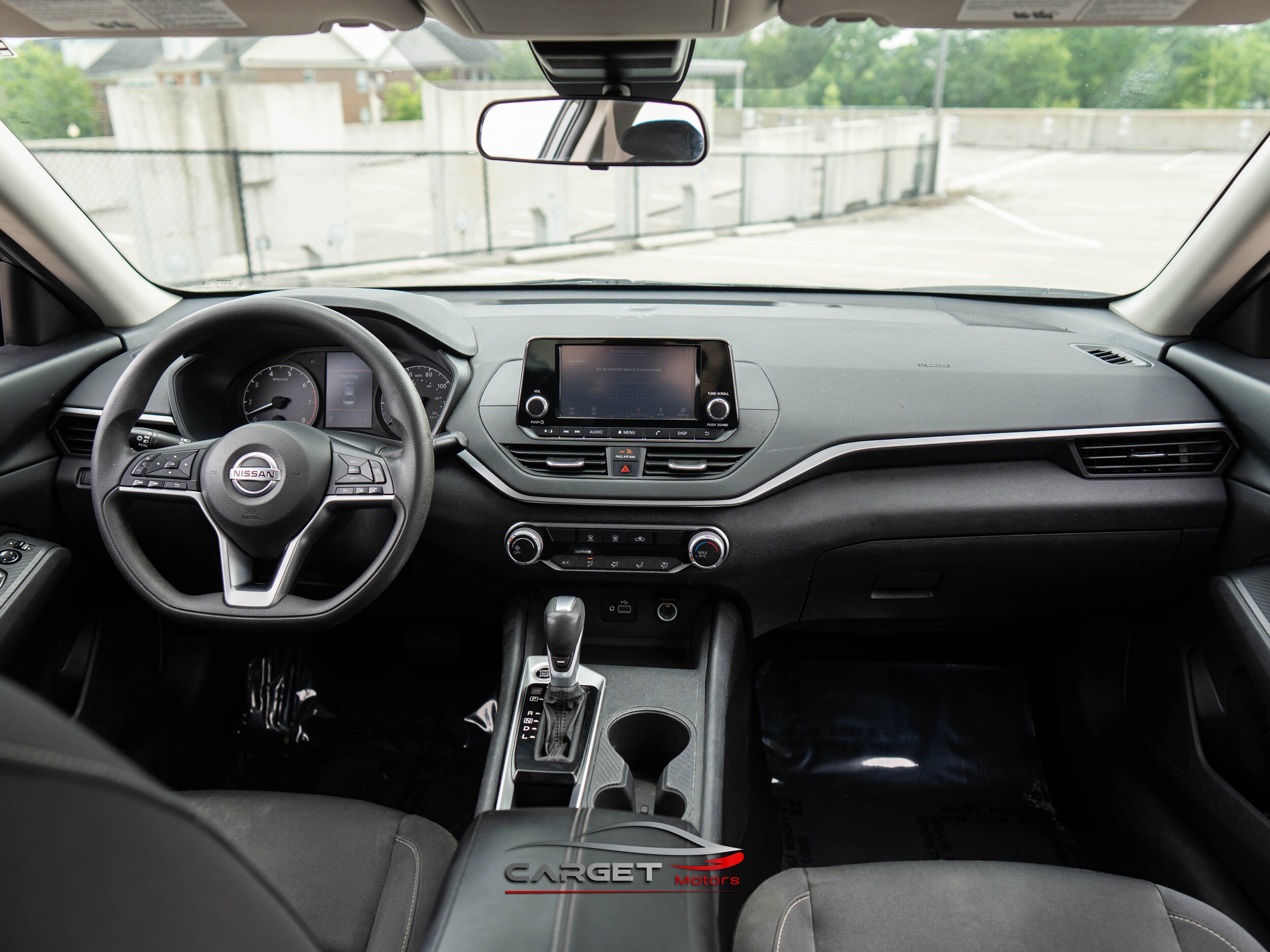 Vehicle image 11 of 43