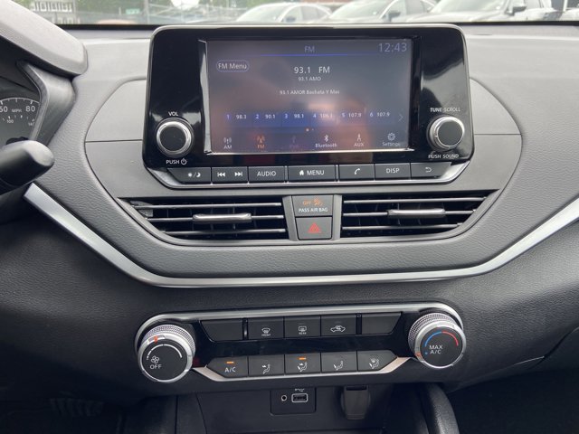 Vehicle image 22 of 30