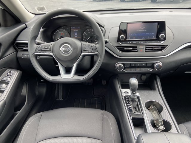 Vehicle image 16 of 30