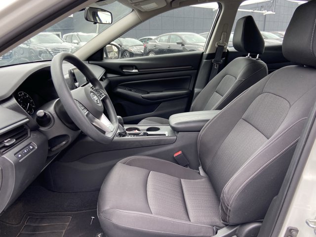 Vehicle image 13 of 30