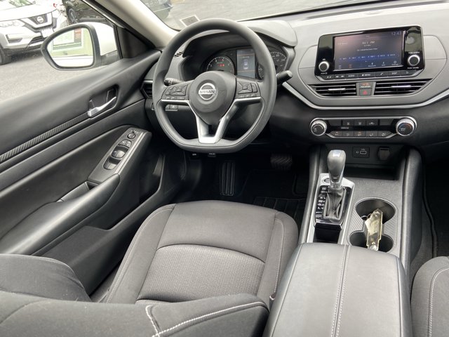 Vehicle image 18 of 30
