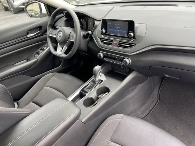 Vehicle image 14 of 30