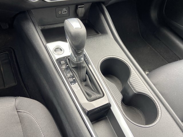 Vehicle image 23 of 30