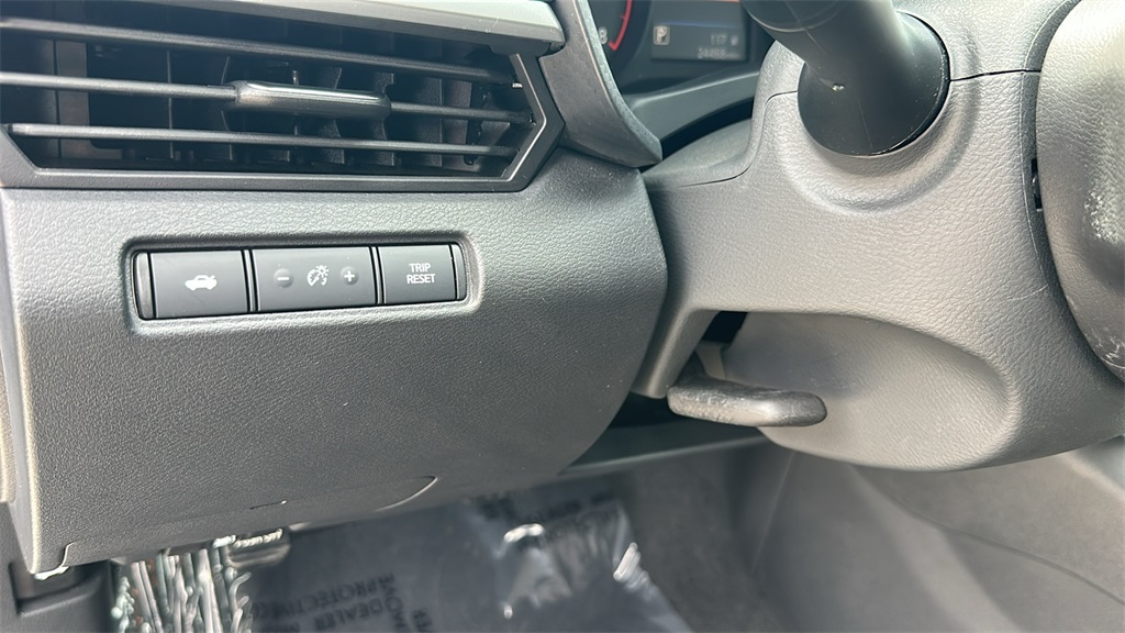 Vehicle image 15 of 36