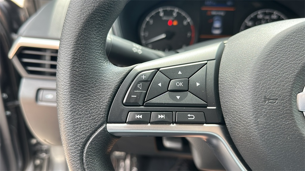 Vehicle image 17 of 36