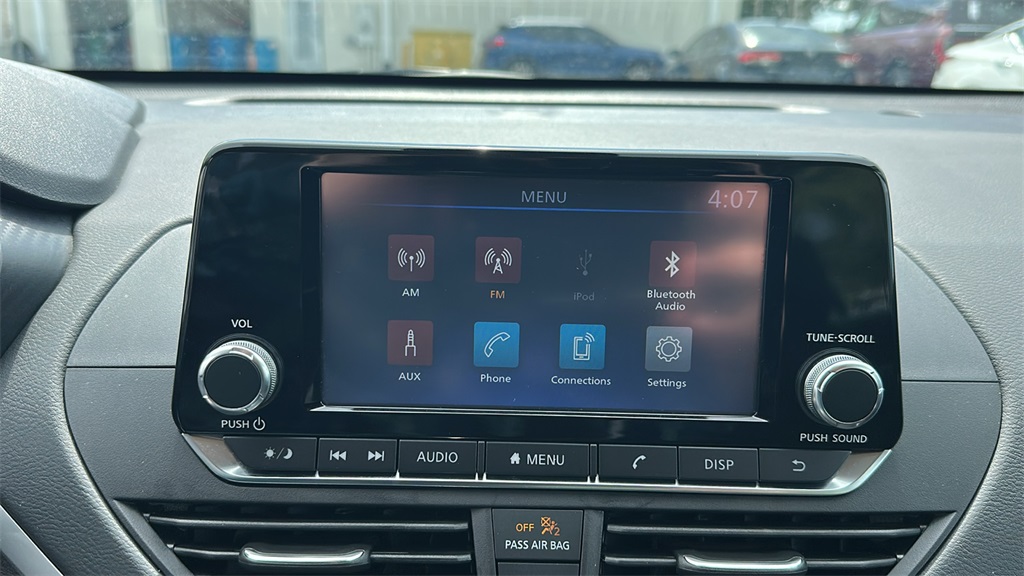 Vehicle image 22 of 36