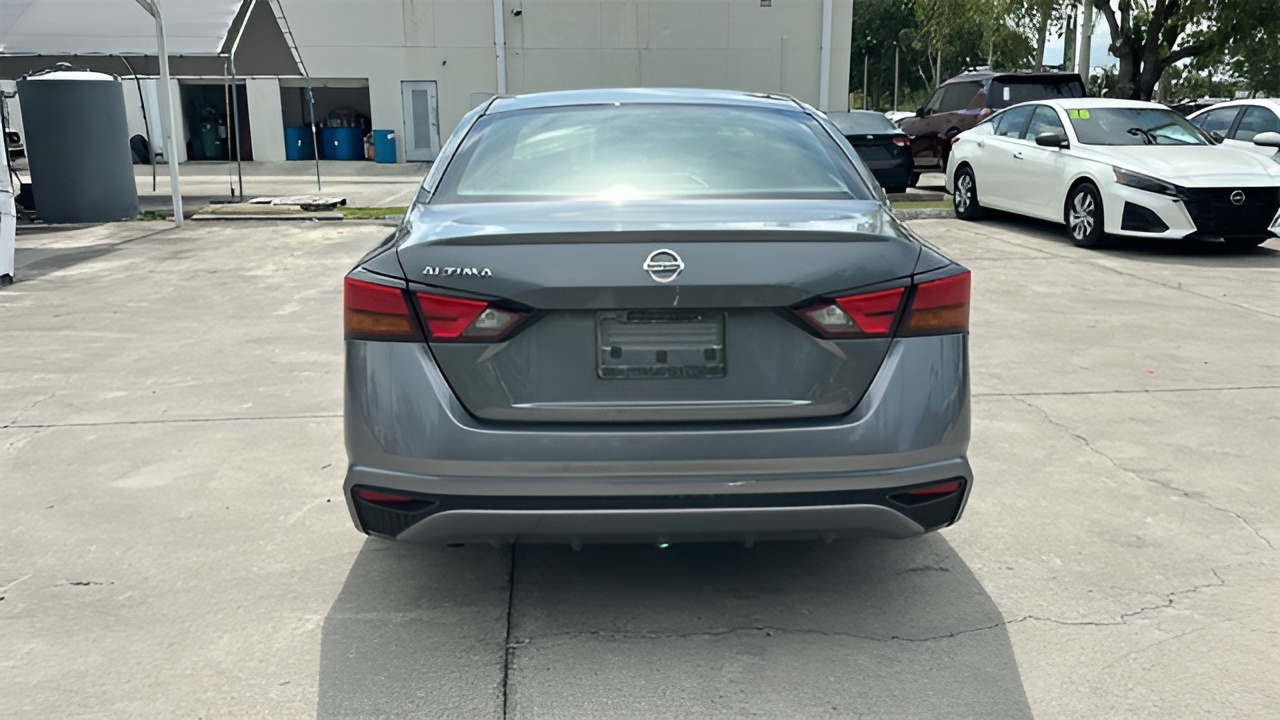 Vehicle image 34 of 36
