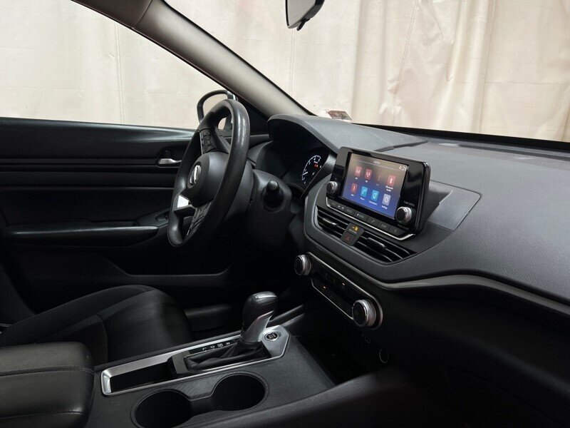 2022 Nissan Altima 2.5 S Image 26 of 43